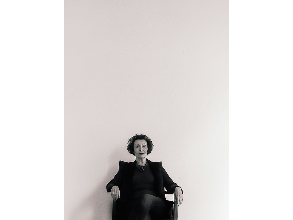 Foto von NinaWR, im Sessel sitzend